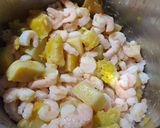 A picture of step 4 of Shrimp Scampi.