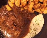 Foto del paso 14 de la receta: Osobuco con Reducción de Vino, Parmentier de Trufa y Patatas Gajo