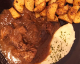 Foto del paso 14 de la receta: Osobuco con Reducción de Vino, Parmentier de Trufa y Patatas Gajo