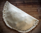 Foto del paso 7 de la receta: Cena italiana: Calzone clásico y Calzone de salchichón ibérico con champiñones