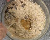 Foto del passaggio 3 della ricetta Ciambellone di Mele con Banana e Noci