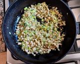 Foto del paso 2 de la receta: Pastel de papas con seitán! ♻️