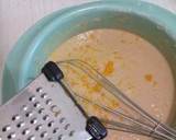 Foto del paso 3 de la receta: Torta de un sólo huevo  (con manzana y canela)