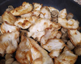 Foto del paso 3 de la receta: Filetes de pollo con champiñones