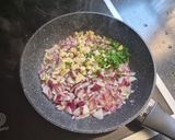 A picture of step 3 of Mushrooms risotto.