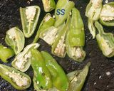 A picture of step 1 of Spicy Dahi wale baingan.