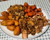 Une image de l'étape 17 de Rouelle de porc confite aux pommes de terre, carottes et champignons.