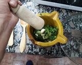 Foto del paso 3 de la receta: Filetes de merluza, patatas y guisantes en salsa verde