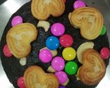 A picture of step 5 of Chocolate cashew cake with oreo biscuits.