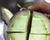 A picture of step 2 of Baingan Curry.