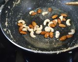 सूजी ड्राईफ्रूट्स लड्डू रेसिपी चरण 2 फोटो