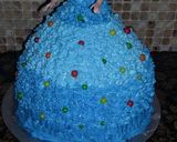 A picture of step 2 of Doll cake.