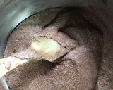 Gambar langkah 5 resipi Kek coklat.