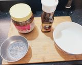 A picture of step 1 of Instant Gulkand thandai.
