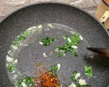 Foto langkah ke 3 dari resep Telor Ceplok Asin Manis.