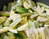 Foto langkah ke 1 dari resep Asinan Buah.