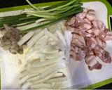 Hình bước làm 1 của món Thịt 3 chỉ rang cùi dừa