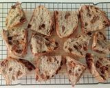 Foto langkah ke 17 dari resep Spekuk Craisin Sourdough Bread.