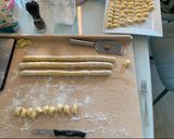 Gnocchi - Tejszínes, fokhagymás sajtos szószban 🥔🥚🧀🧄 recept fázis 2 fotója