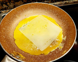 Foto del paso 3 de la receta: Tortilla a la francesa de champiñones y queso