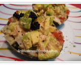 Foto del paso 3 de la receta: Aguacate relleno de atún y huevo