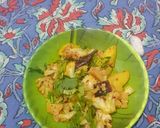 A picture of step 5 of Lehsuni Gobhi.