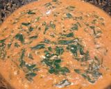 Foto del paso 4 de la receta: Salsa de tomate con espinacas