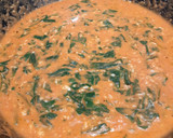 Foto del paso 4 de la receta: Salsa de tomate con espinacas