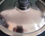 A picture of step 2 of Lauki ki Bhajiya.