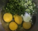 Foto langkah ke 2 dari resep Telur dadar padang tanpa kelapa.
