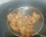 A picture of step 7 of Onion pakoda.