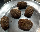 A picture of step 6 of Oats & poha spinach rolls.