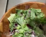 Foto del paso 5 de la receta: Camarones 🍤 marinados con jugo de toronja 🍊 agria con crema servidos con lechuga 🥬 cebolla 🧅 morada
