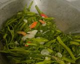 Foto langkah ke 4 dari resep Cah kangkung / tumis kangkung ala anik.