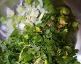 A picture of step 5 of Batata vara.