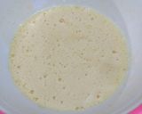 Foto langkah ke 2 dari resep Bolu kukus keju (takaran sendok).