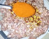 A picture of step 1 of Kachy Qeemy Ke Kabab.