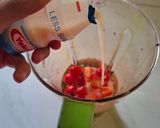 Foto langkah ke 3 dari resep Es 5Strawberry Yakult.