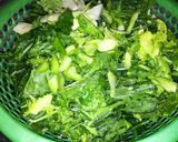 Hình bước làm 3 của món Rau cải làn xào thịt hun khói