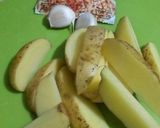 Foto langkah ke 1 dari resep Spicy Potato Wedges.