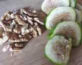 Foto del paso 2 de la receta: Hojaldre con crema de ricota, higos y nueces