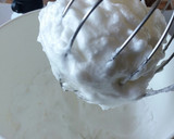Foto del paso 4 de la receta: Mousse de frutillas 🍓🍓🍓
