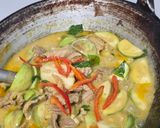A picture of step 5 of Green Curry with Pork Slices.