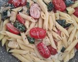 Foto del paso 9 de la receta: Penne Rigate al Wok con Calabacín, Cherry y Salmón Ahumado