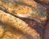 Foto del paso 5 de la receta: Salmón al horno en salsa de mostaza y miel, con berenjenas asadas