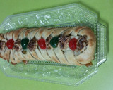 Foto del paso 1 de la receta: Trenza de masa brisa rellena de membrillo y adornada con nueces y cerezas confitadas