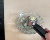 Foto del paso 1 de la receta: Rape en salsa de zanahorias, langostinos y arándanos