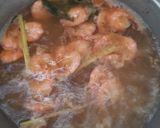 Foto langkah ke 4 dari resep Tomyam Seafood Simple.