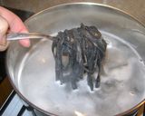 Foto del paso 19 de la receta: Fideos caseros negros con salsa de mare para Pascua !!!!