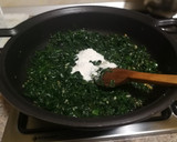 Foto del paso 3 de la receta: Puré de espinaca con huevo frito